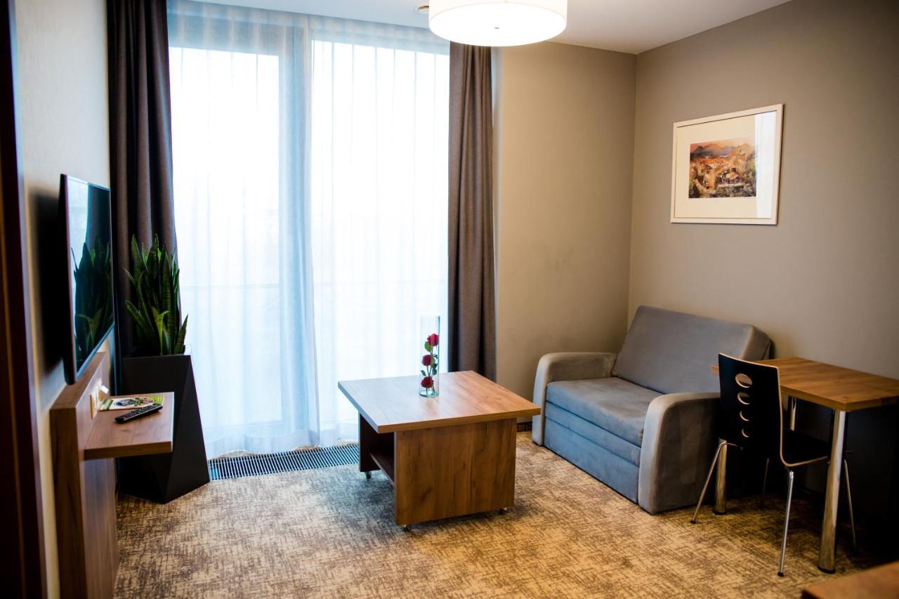 Apart Hotel 12 Rzeszów Extérieur photo
